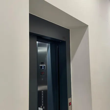 Parkside Designer Duplex Free Parking Διαμέρισμα *