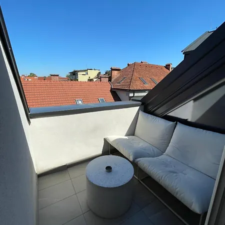 Parkside Designer Duplex Free Parking *