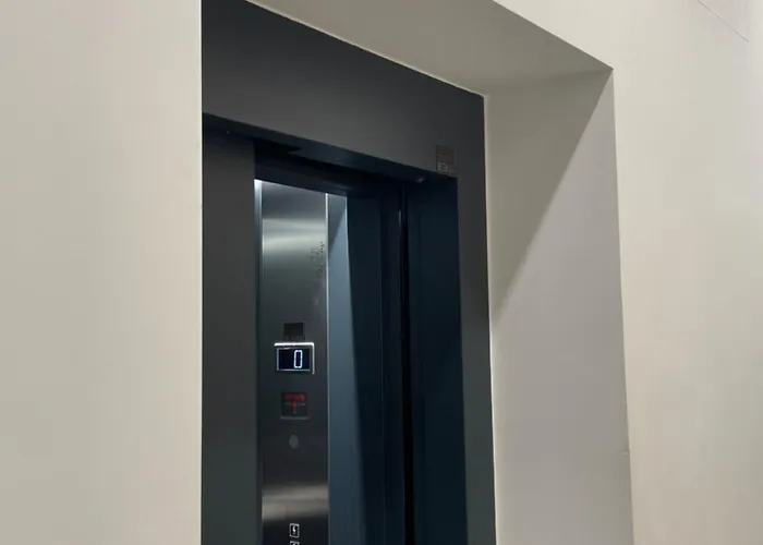 Parkside Designer Duplex Free Parking Apartma *