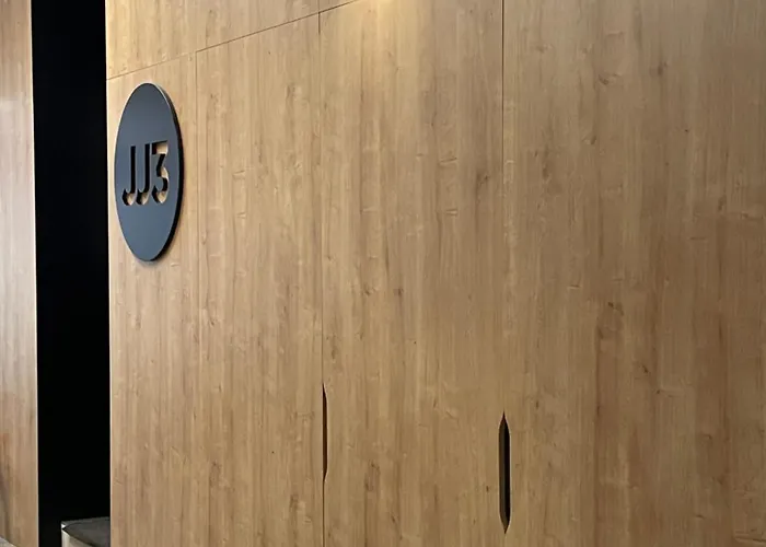 Parkside Designer Duplex Free Parking Apartma *